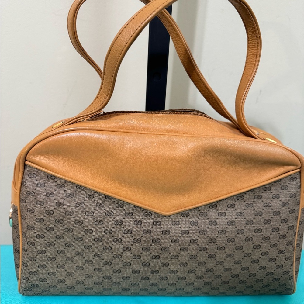 Gucci Micro Logo Beige and Taupe Handbag - Picture 2 of 14